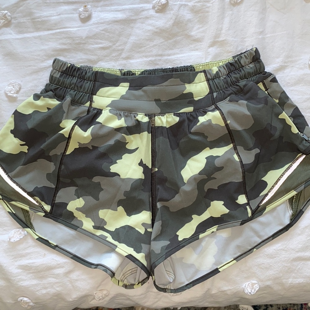 Lululemon camo hotty hot shorta